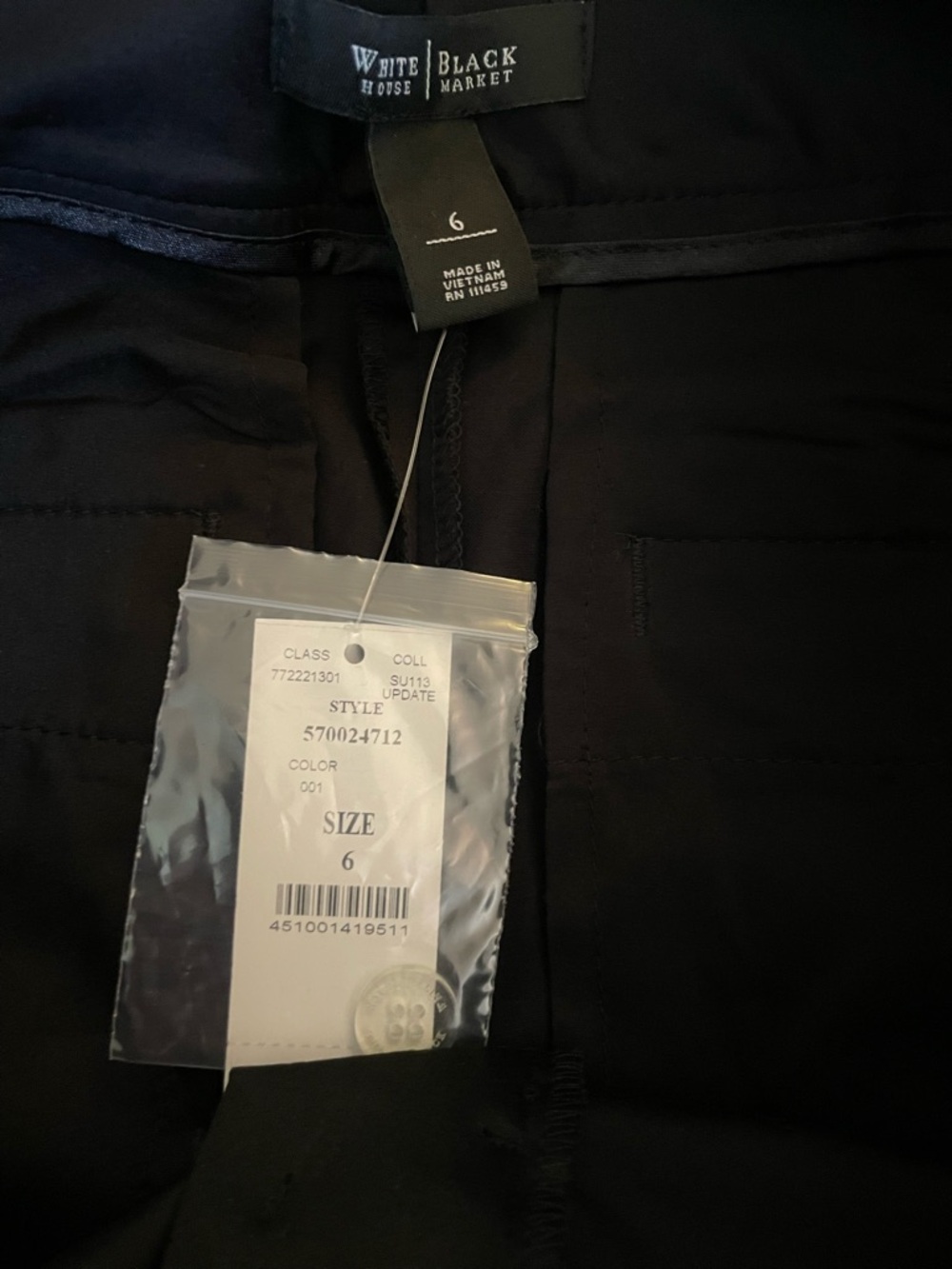 NWT White House Black Market Black Shorts Womens Size 6 - Picture 3 of 3